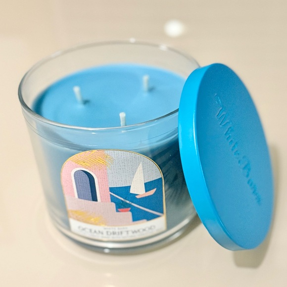 White Barn Ocean Driftwood Candle - Blue - Picture 3 of 5